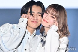 「今日好き」ゆいはるカップル、海での寄り添いショット公開 3年3ヶ月記念日報告に「雰囲気似てきた」「愛おしい」の声