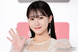 田中美久、胸元大胆な姿に反響「眼福」「可愛すぎて目の癒し」