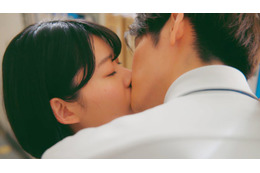 “匂いフェチ”女子＆“触れられない”男が社内でキス 大胆ラブシーン話題「攻めすぎ」「衝撃的」 【ただの恋愛なんかできっこない】