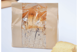 家から食パンが消えた…ソファを掃除すると空っぽの袋が→食パンが”まさかの真相”に「あなたでしょ？」「敵は賢い」 画像