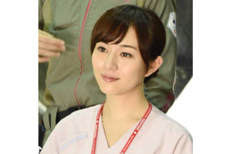 比嘉愛未、“姉妹のような存在”広瀬すずの高いプロ意識に感心「身も心も注いでるって証拠」