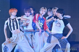 HYBE新グループaoen「TGC」初出演で「応援-HIGH」シグナルソング披露 肉体美に視線集中【TGC2025A/W】