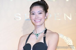 森星、浴室で美ウエスト全開「綺麗な腹筋」「憧れの体型」と反響