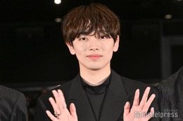 宮世琉弥、空港で8LOOMメンバーに遭遇 2ショット投稿に「会えるなんて奇跡」「野生の2人カッコいい」の声