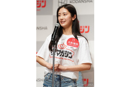 「ミスマガジン2024」大西陽羽、ミニ丈トップスで美背中チラリ「スタイル抜群」「脚長すぎ」の声