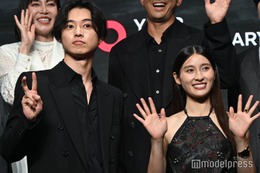 山崎賢人＆土屋太鳳ら「今際の国のアリス」キャスト12人が聖地・渋谷降臨 近距離ファンサに黄色い歓声