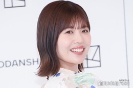 日向坂46松田好花、制服＆裸足で海楽しむ写真公開「可愛すぎて心が洗われた」「一緒に青春したい」と反響 画像