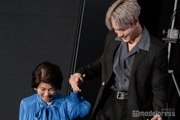 JO1豆原一成「めちゃくちゃ緊張」市毛良枝をエスコートして登場 共演への思い語る【富士山と、コーヒーと、しあわせの数式】