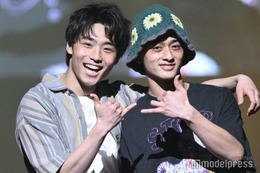 WATWING八村倫太郎＆桑山隆太、美腹筋披露「綺麗に割れてる」「衝撃的なかっこよさ」の声