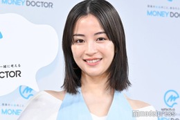 広瀬すず、ほぼ変装無しで街中交差点へ 唯一顔バレした相手とは「マスクも帽子も何もせずにサングラスだけ」