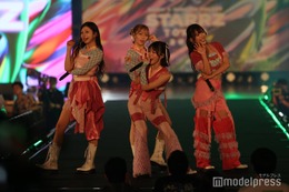 ＠onefive、美ウエスト際立つ衣装姿で魅了 “初見ファン”にもアピール「私たちのこと好きになって」【STARRZ TOKYO 2025】