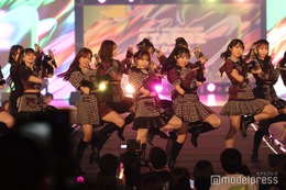 AKB48、圧巻パフォーマンスに歓声上がる「フラゲ」「大声ダイヤモンド」など7曲披露 【STARRZ TOKYO 2025】