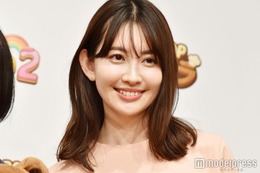 小嶋陽菜、美バスト際立つコルセット姿 マルセイユでのショットに「スタイルの良さが際立つ」「可愛すぎる」 画像