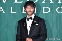 阿部寛、日曜劇場「キャスター」でブルガリ腕時計着用「仕事にあった存在価値を示してくれる」【ブルガリ展覧会フォトコール第二夜】