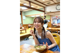 コットンきょんの美人妻、母顔出しの2ショット公開 第1子妊娠中で「お母さんがそばにいるだけで安心感がまるで違う」 画像
