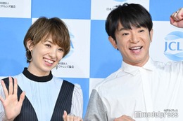 南明奈、夫・よゐこ濱口優とお揃いコーデ 密着2ショットに「微笑ましい」「ラブラブ」と反響 画像