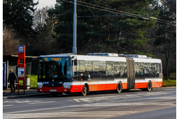 ジャカルタのバス停で…「健康的な時間の使い方だな」日本とは”異なる光景”に驚愕!? 画像