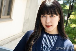 むくえな・えなぴ、ミニ丈ボトムで美脚際立つ ドバイ旅行ショットに「スタイル抜群」「ガーリーで可愛い」と反響