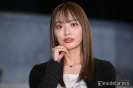 内田理央、34歳誕生日迎え幼少期ショット公開「ずっと可愛い」「おめめぱっちり」と反響