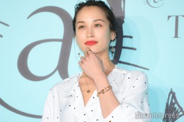 モデル・黒田エイミ、テニス・ダニエル太郎選手との結婚発表 ふっくらお腹ショット添え妊娠も報告