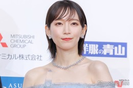 吉岡里帆、海での素肌際立つショットに反響続々「絵画のような美しさ」「幻想的で綺麗」 画像