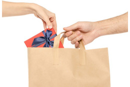 韓国で…ショッピングに行くと「このお店すごい」→まさかのサービスに驚き! 画像