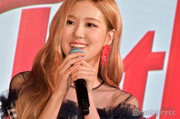 BLACKPINKロゼ、縦線際立つ美背中披露「二度見した」「引き締まってて綺麗」 画像