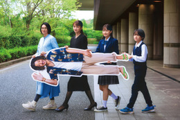 柴咲コウ＆満島ひかり＆“ダメ兄”オダギリジョーの場面写真解禁『兄を持ち運べるサイズに』 画像
