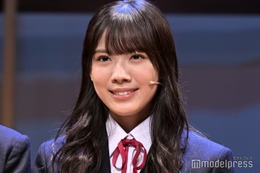 日向坂46森本茉莉、ノースリーブドレスで美肌披露「美しい」「すごく似合ってる」の声 画像