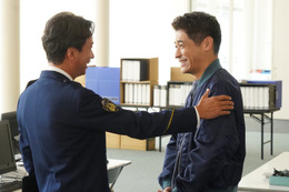 【新東京水上警察 第1話】碇拓真（佐藤隆太）ら、海へ出動 “変色した指”のようなもの見つかる 画像