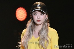 みりちゃむ、ダークトーンヘアで雰囲気一変「新鮮」「似合ってる」 画像