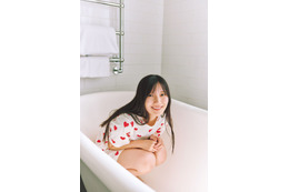 日向坂46河田陽菜、バスタブで“ちょこん” 2nd写真集先行カット第9弾公開【テイクオフ】 画像