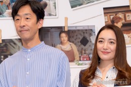 北村有起哉＆仲間由紀恵、12年ぶり共演で「殺気が取れてよかった」アドリブ多い現場の様子も明かす【小さい頃は、神様がいて】