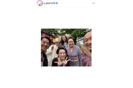 高石あかり、ヒロイン演じる『ばけばけ』オフSHOTに反響「愛がいっぱい」「笑顔が最高」