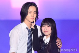 「今日好き」“おうあお”桜我＆永瀬碧カップル、ほっぺツンに頭ポンポンで返す 腕組んで登場【TGC北九州2025】 画像
