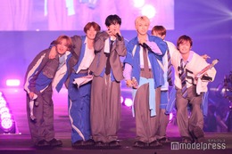 DXTEEN、頭ポンポン＆肩組みに胸キュン 福岡出身・大久保波留が青春ソングで美声響かす【TGC北九州2025】 画像