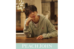 timelesz松島聡「ピーチ・ジョン」“恋するルームウェア”着こなす 動画テーマ曲は「Head Up」 画像
