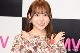 “サンド伊達みきおの姪っ子”伊達さゆり、肩出し＆美脚ショット公開「スタイル抜群」「大人っぽい」の声 画像