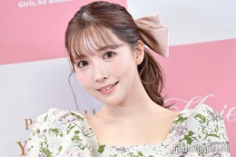 三上悠亜、スラリ美脚際立つミニスカコーデ公開「スタイル憧れ」「完璧な脚線美」と反響 画像