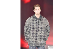 野村康太、オールバックで大人の色気 笑顔封印で雰囲気ガラリ【ガルアワ2025AW】 画像