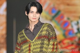 HYBE新グループaoen・輝、スタイル際立つランウェイ 秋コーデ着こなす【ガルアワ2025AW】 画像