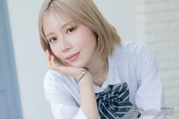 くれまぐ・エア、アンダーウェア×デニムの肌見せコーデ「二度見した」「かっこいい」と反響 画像