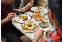 トルコにいる友人宅で…「一緒に食べちゃうの!?」まさかの”食事作法”に「うれしい」「心が通じ合う」 画像