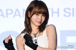 LE SSERAFIMチェウォン、奇抜オレンジ髪＆抜群スタイル披露のMVオフショ公開「目が離せない」「唯一無二の魅力」と反響 画像