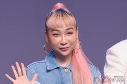 青山テルマ、青髪に大胆イメチェン「似合うのすごい」「可愛すぎる」絶賛の声 画像