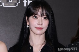 LE SSERAFIMサクラ、美ウエストライン大胆披露「世界が誇るビジュアル」「完璧すぎる」と反響