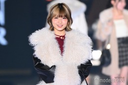 フォーエイト48あみか、青髪×レイヤーカットの新ヘア披露「ビジュ最強」「可愛すぎ」