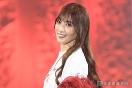 熊田曜子、引き締まった腹筋＆美脚披露 “魅せ方のコツ”明かし共演者驚き【サツコレ2025A/W】 画像