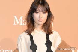 恒松祐里、ショーパン姿で脚線美披露「脚長すぎてびっくり」「ポーズが可愛すぎる」の声 画像