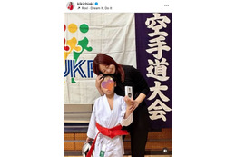 伊藤千晃、8歳息子の“初優勝”SHOTにファンも感動「すごーい！！」「日々の努力の結果ですね」